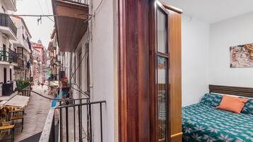 2 dormitorios, tabla de planchar con plancha, wifi y ropa de cama