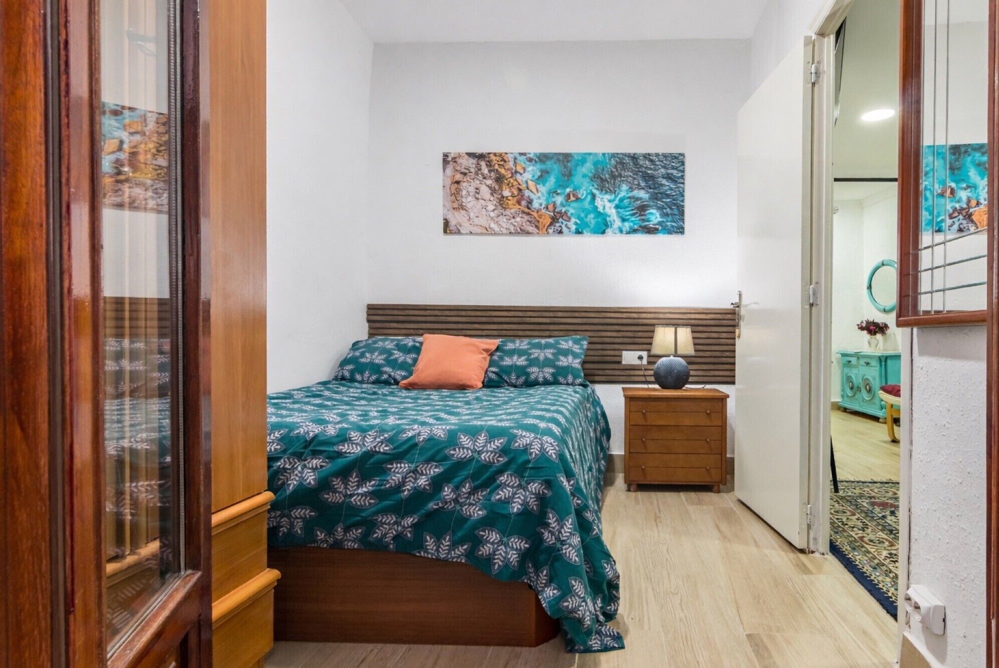 2 chambres, fer et planche à repasser, Wi-Fi, draps fournis