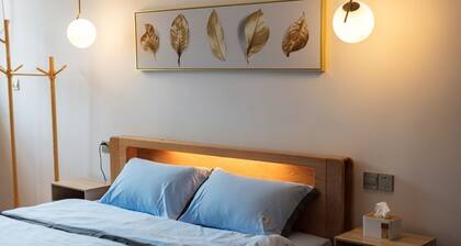 Comfortable Air-Conditioned 2-Bedroom Apartment/Loft with Easy Park Access