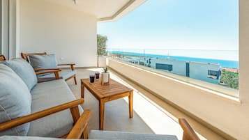 Apartemen Superior, 6 kamar tidur, kolam renang pribadi, pemandangan kolam renang | Teras/patio