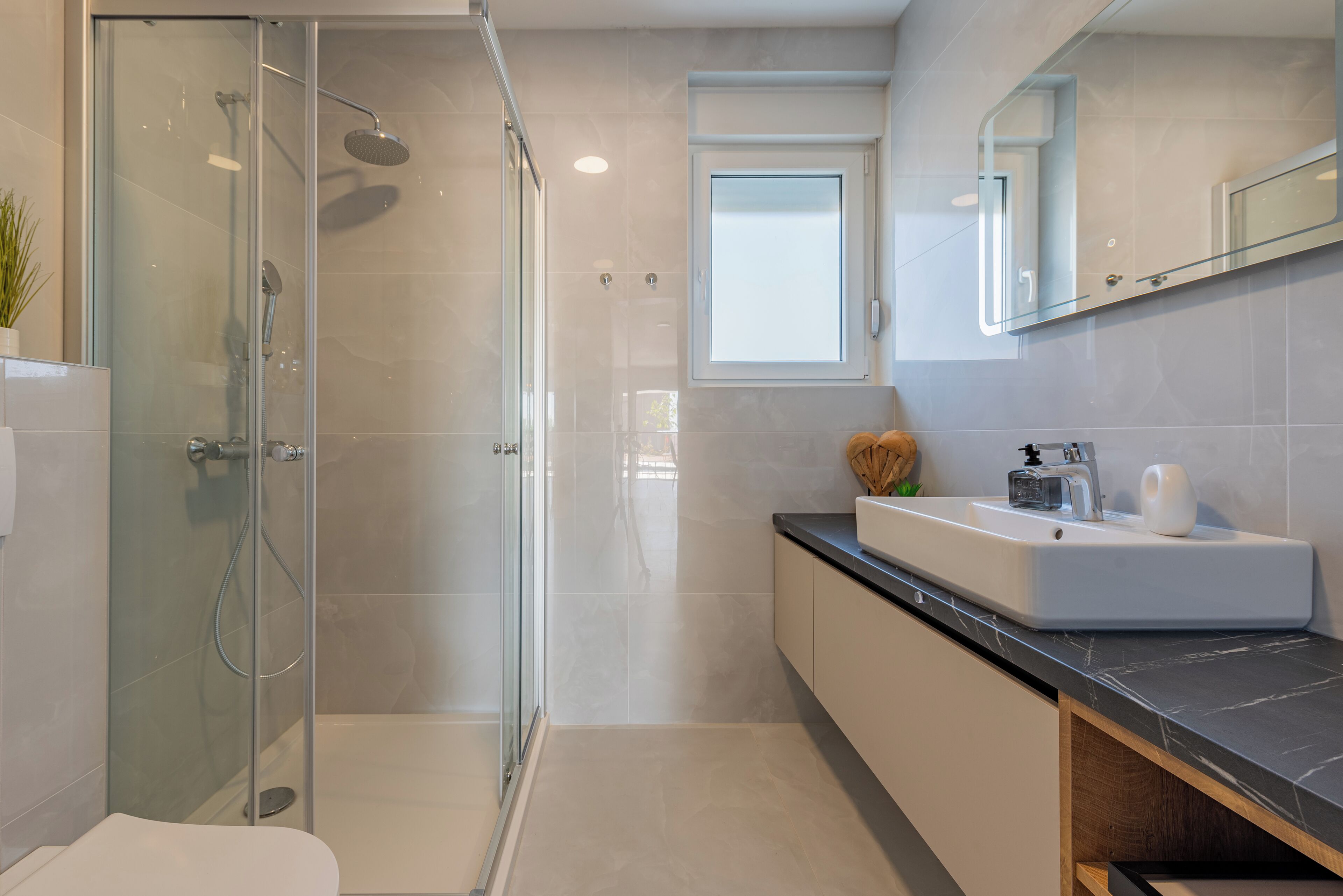Superior Apartment, 4 Bedrooms, Private Pool, Pool View | Bathroom | Shower, hair dryer, towels, toilet paper