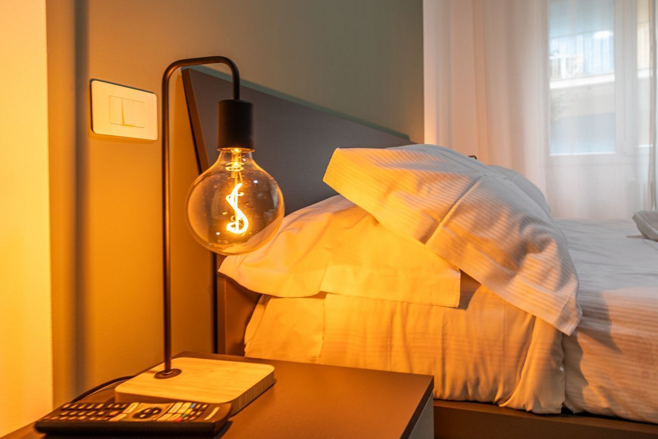 2 bedrooms, iron/ironing board, travel cot, Internet