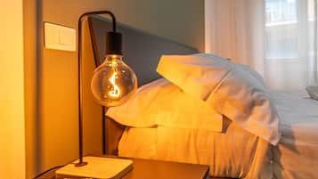 2 bedrooms, iron/ironing board, travel cot, Internet