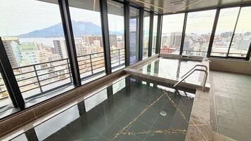 Nhà tắm công cộng