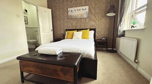 Room, 1 Bedroom, Patio, Garden View - Room-beautiful Bedroom En-suite Hotel (London)