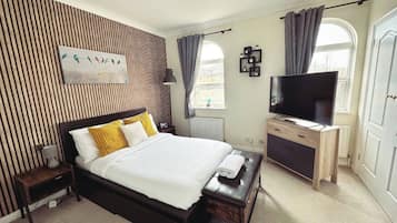 Room, 1 Bedroom, Patio, Garden View | 1 bedroom