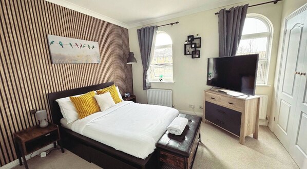 Room, 1 Bedroom, Patio, Garden View - Room-beautiful Bedroom En-suite Hotel (London)