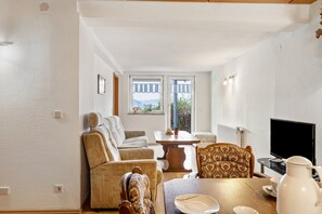 Fernseher, Stereoanlage