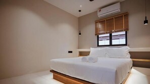 Iron/ironing board, Internet - Ipoh Tiga Pool Villa by Papahost (Ipoh)