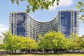Exterior - Sky High Views in the Heart of Canberra (City)