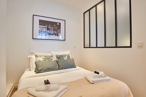 1 habitación, escritorio, tabla de planchar con plancha y wifi gratis 