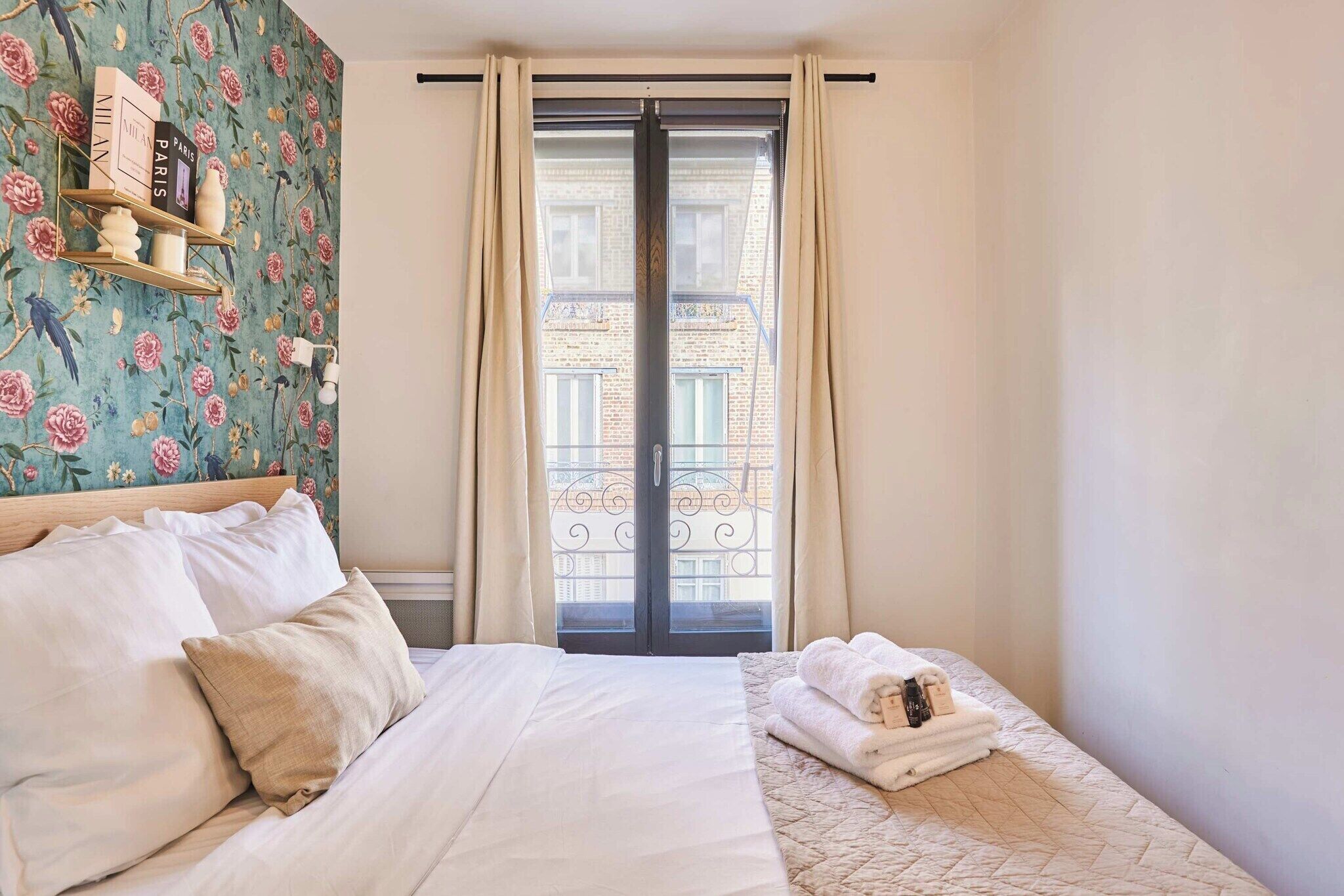 1 chambre, bureau, fer et planche à repasser, Wi-Fi gratuit