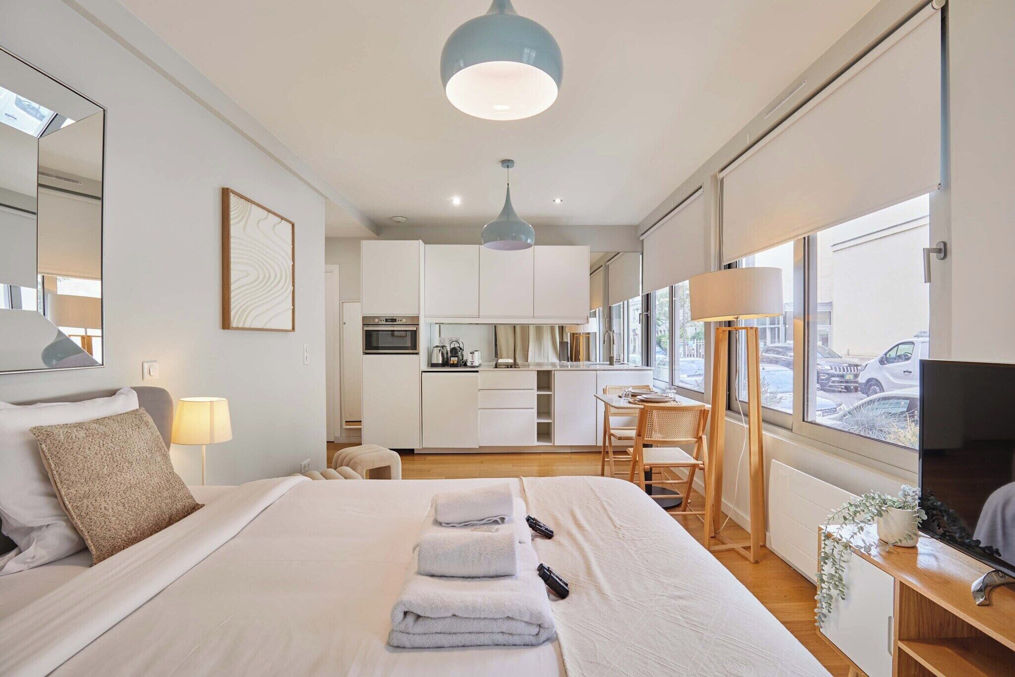 Desk, iron/ironing board, travel cot, bed sheets