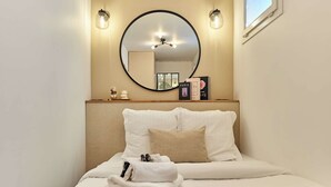 3 Schlafzimmer, Schreibtisch, Bügeleisen/Bügelbrett, Bettwäsche