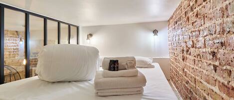 2 Schlafzimmer, Schreibtisch, Bügeleisen/Bügelbrett, kostenloses WLAN