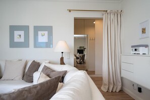 1 bedroom, iron/ironing board, WiFi - Utkiek - Modern apartment, close to the beach, balcony, parking space, WLAN. Pets allowed. (Sylt)