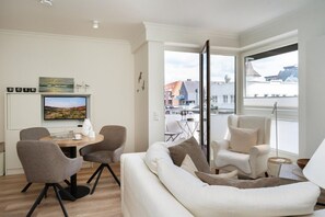 TV, stereo - Utkiek - Modern apartment, close to the beach, balcony, parking space, WLAN. Pets allowed. (Sylt)
