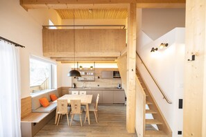 Dining - Spacious 8-Person Alpine Apartment with Balcony (Hinterstoder)