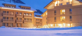 Spacious 8-Person Alpine Apartment with Balcony