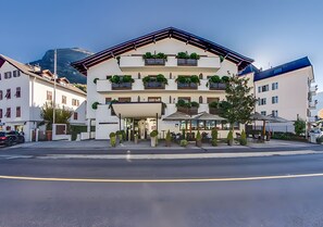 Exterior - Studio Apartment 'Residence Alpenrose Fewo 1' with Mountain View, Wi-Fi and Air Conditioning (St. Jakob)