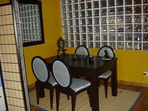 Dining - Touristenwohnung "Laura by Interhome (Mombeltran)