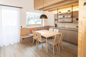 Dining - Spacious 3-Bedroom Alpine Apartment for 7 Guests (Hinterstoder)