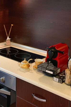 Fridge, microwave, oven, cookware/dishes/utensils - Wohnung in einer engen und ruhigen Anlage by Interhome (Aheloy)