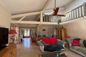 Smart TV, offices - La Rocaille, house for 6 with swimming pool (Roquebrun)