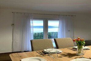 Dining - Beachside Drage Home, Near Vrana (Drage)