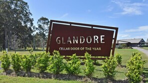 Property grounds - Glandore Estate Cellar Door on site! (Pokolbin)