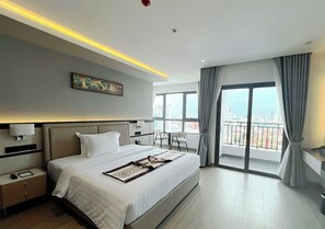 Deluxe Room | Desk, laptop workspace, iron/ironing board, free WiFi - LN Hotel & Residence  (Phnom Penh)