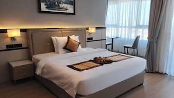 Desk, laptop workspace, iron/ironing board, free WiFi