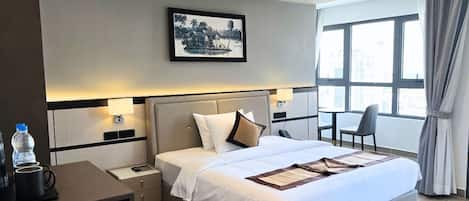 Deluxe Room | Desk, laptop workspace, iron/ironing board, free WiFi