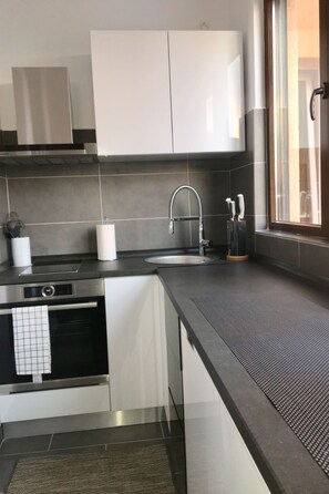 Fridge, microwave, oven, dishwasher - Wohnung "Militari Residence M2" by Interhome (Chiajna)