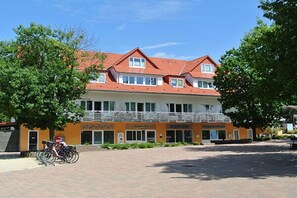 Exterior - Bernsteinsee Hotel and Ferien-Standard Double Room (Sassenburg)