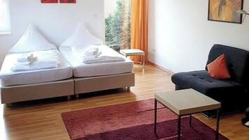 1 quarto, escrivaninha, Wi-Fi de cortesia