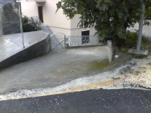Property grounds - Ruhiger Ort im Herzen einer Bucht by Interhome (Dobrota)