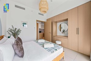 Basic Apartment - Celestial & Curated 1BR @ Downtown Dubai (Dubai)