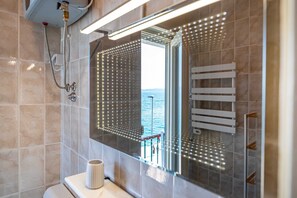 Shower, hair dryer - Charming apartment, Central and Cozy (Zadar)