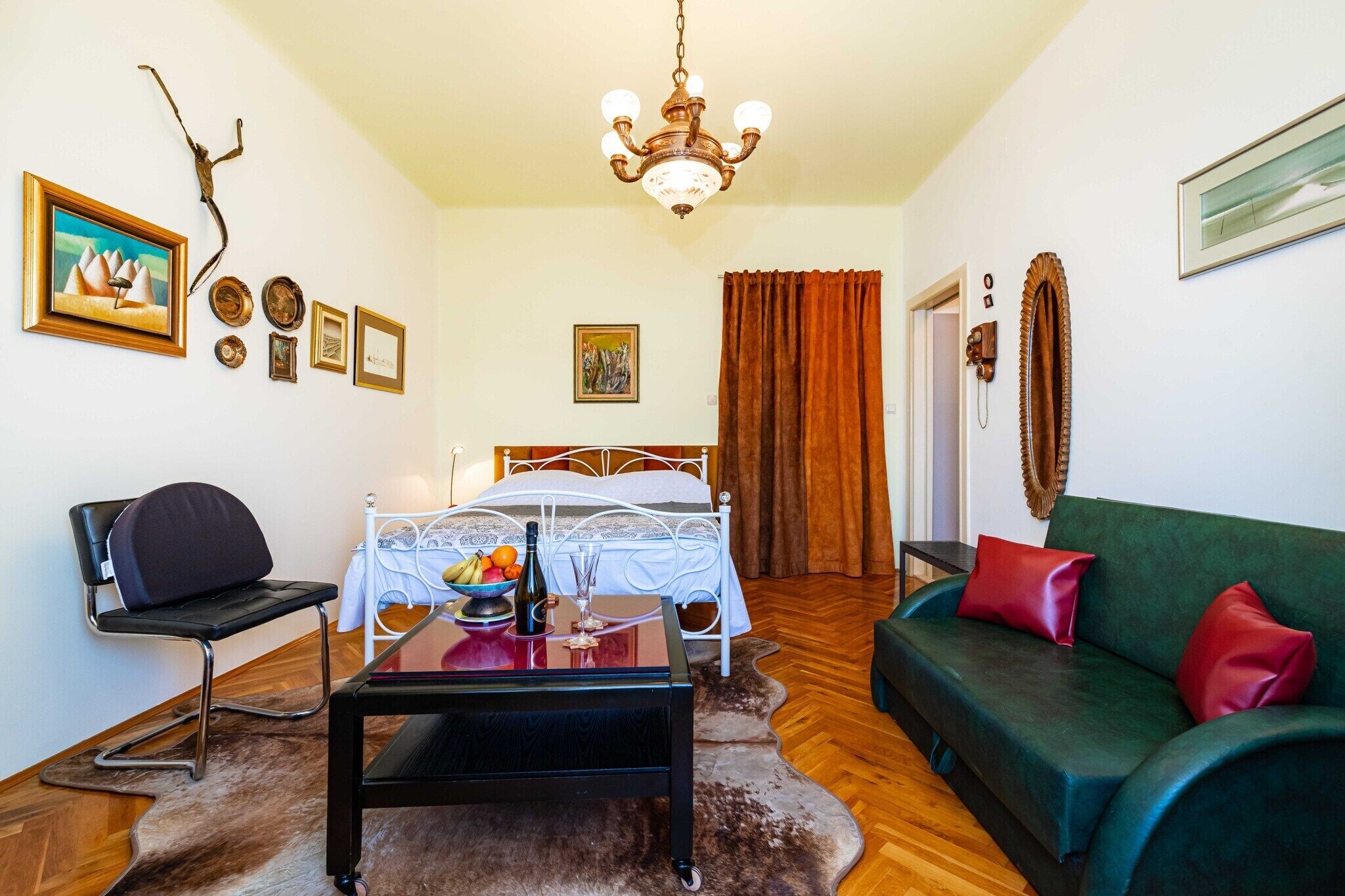 1 bedroom, iron/ironing board, free WiFi