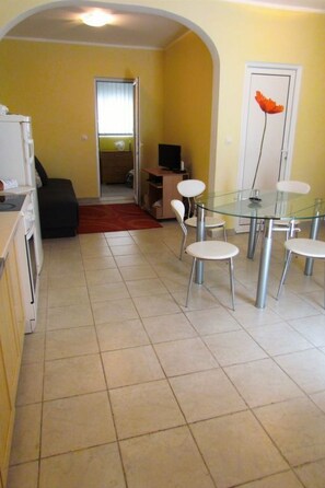 Interior - für 4 Personen ca. 50 m² in Budva, Adriaküste Montenegro (Küste um Budva) by Interhome (Budva)