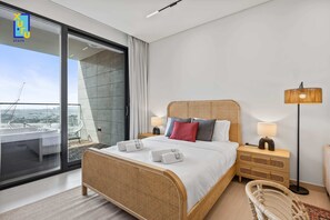 Basic Studio - Timeless & Textured Studio w/ Jacuzzi Trillionaire (Dubai)
