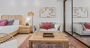 Basic Studio - Timeless & Textured Studio w/ Jacuzzi Trillionaire (Dubai)