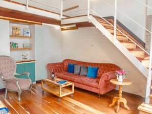 Living area - KOLONIALE UND STILVOLLE WOHNUNG IM HISTORISCHEN ZENTRUM by Interhome (Quito)