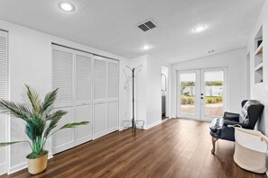 Interior - Jasmine Oaks Retreat in beautiful South Tampa (Tampa)