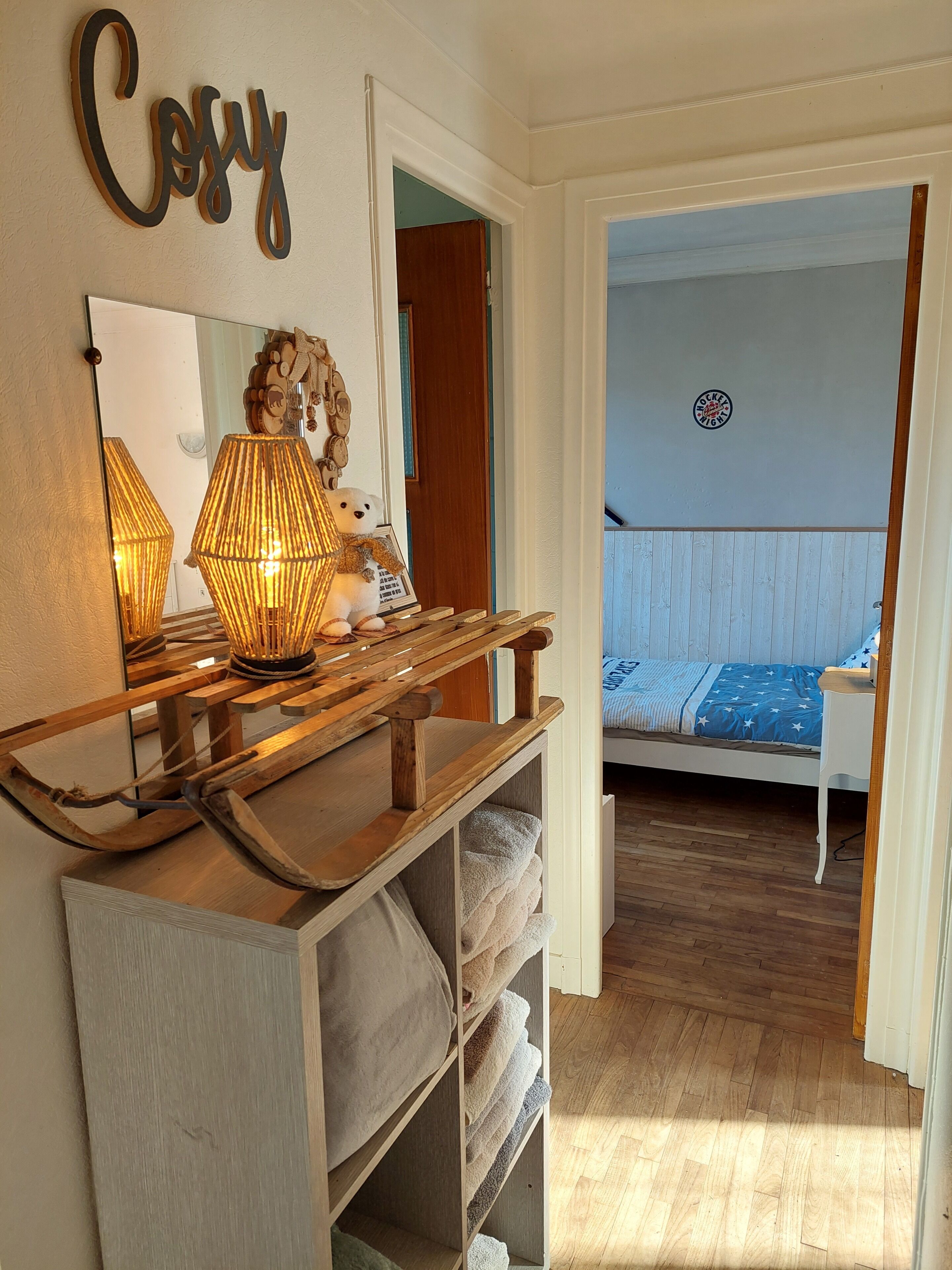 8 bedrooms, desk, iron/ironing board, travel cot
