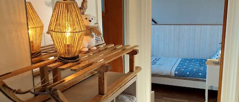 8 bedrooms, desk, iron/ironing board, travel cot