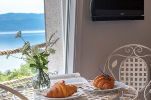 Dining - Cozy detached villa with pool 5.000m2 plot (Risika)
