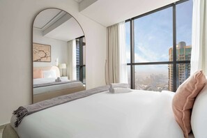 2 bedrooms, iron/ironing board, WiFi, bed sheets - Free housekeeping visits during your stay - StayShort - Stylish 2-Bedroom in JLT That Sleeps 6 Comfortably (JLT)