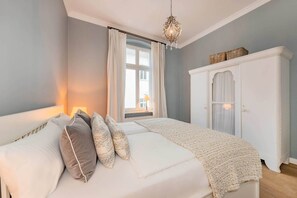 Iron/ironing board, free WiFi, bed sheets